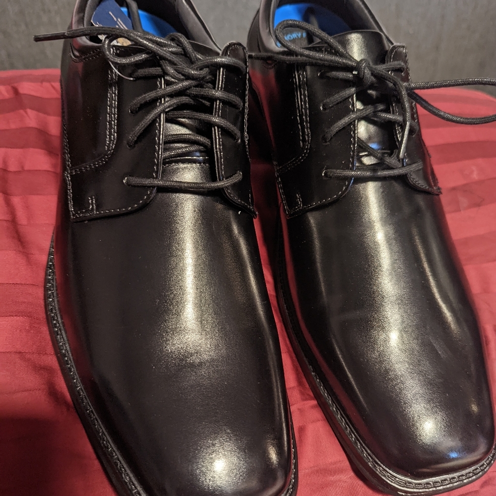 Dockers "Irving" Shoe, NIB 10.5 msns